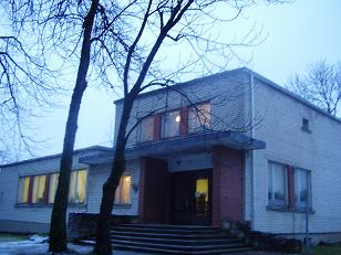 Attēlā attēlota vidzemes rajona tiesa (Gulbenē)