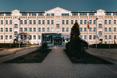 Attēlā redzama tiesas ēka Abrenes iela 8, Rīgā