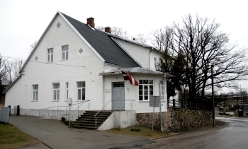 Attēlā attēlota Vidzemes rajona tiesa Valkā